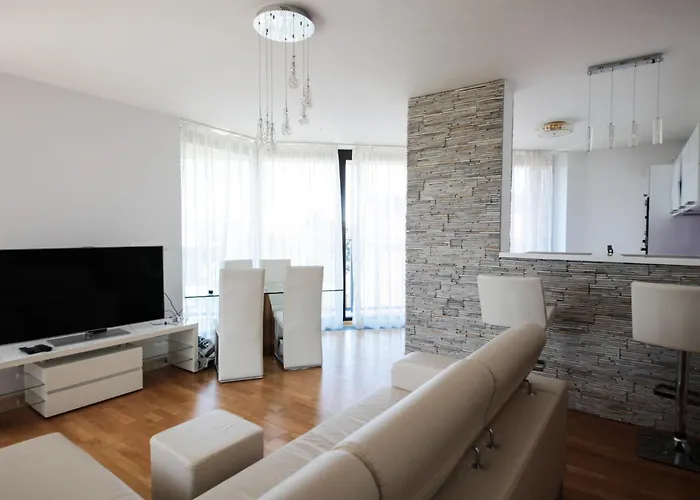 Prostorný 3kk S Krásnou Terasou A Vnitřním Parkem Apartmán Praha